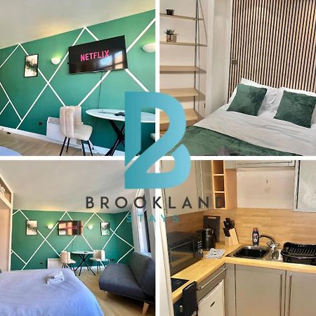 Studio Flat By Brookland Stays Serviced Accommodation Short Lets Leeds With Free Wifi Екстер'єр фото