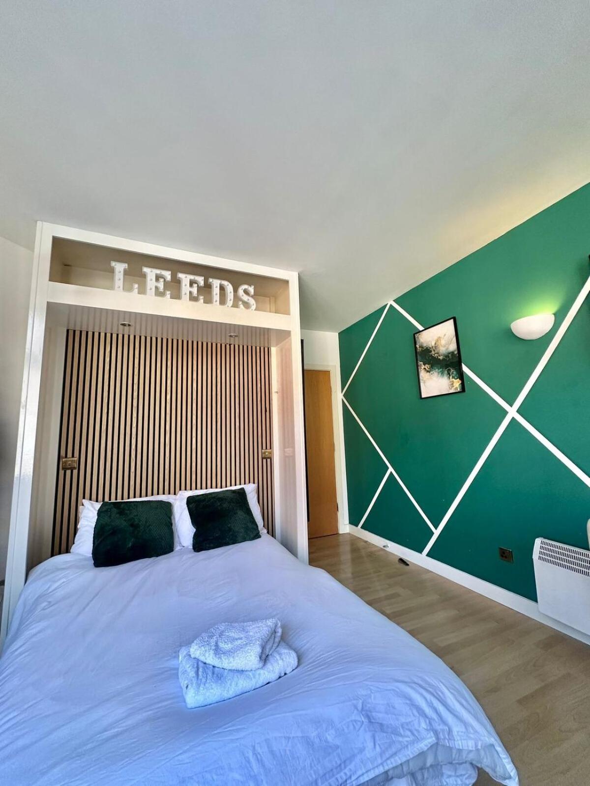 Studio Flat By Brookland Stays Serviced Accommodation Short Lets Leeds With Free Wifi Екстер'єр фото